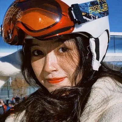 向下扭曲 海报